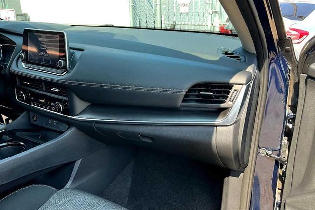 Photo of 2024 Deep Ocean Blue Nissan Rogue