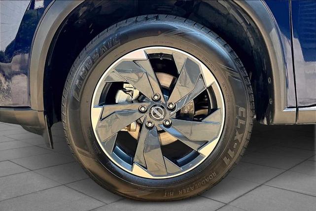 Photo of 2024 Deep Ocean Blue Nissan Rogue