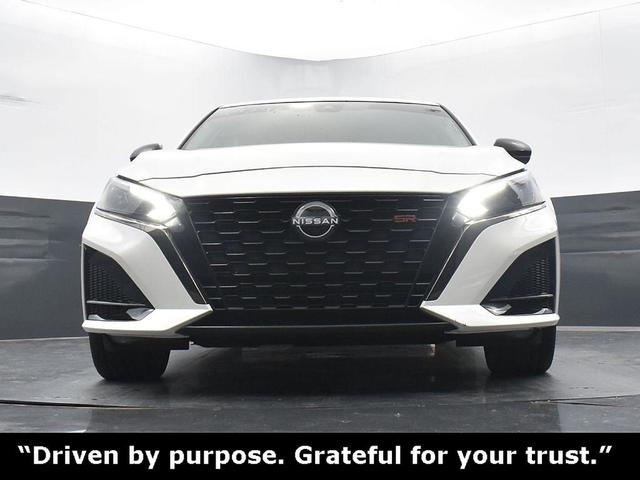 Photo of 2024 White Nissan Altima