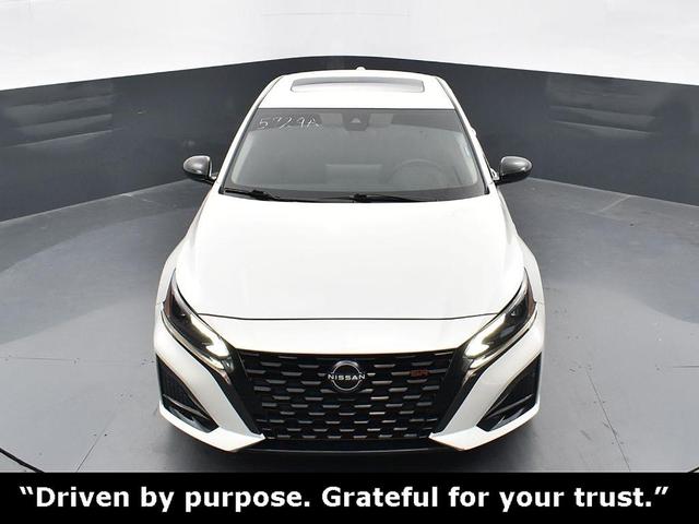 Photo of 2024 White Nissan Altima