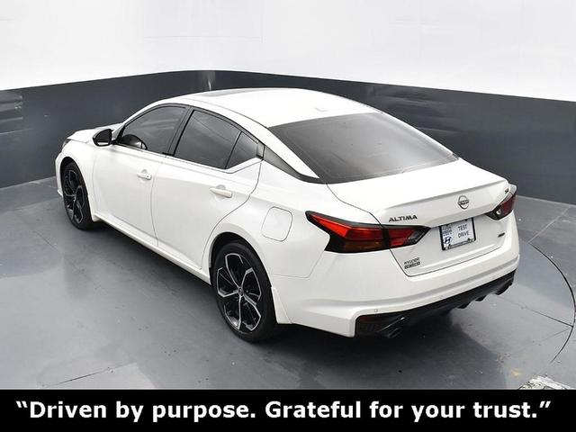 Photo of 2024 White Nissan Altima