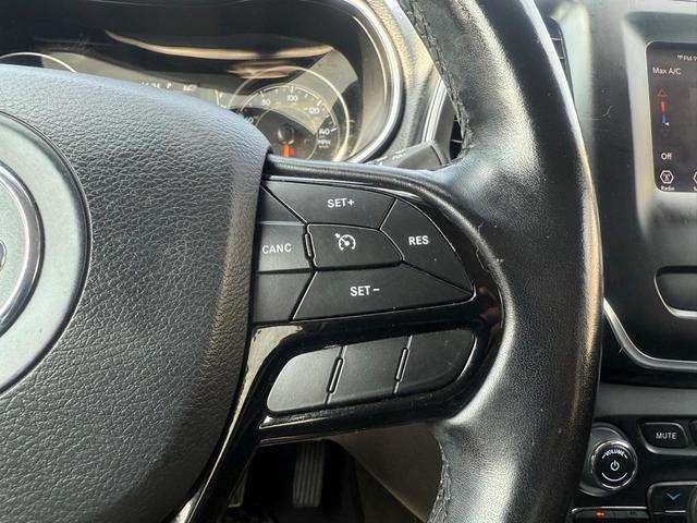 Photo of 2020 Hydro Blue Pearlcoat Jeep Cherokee