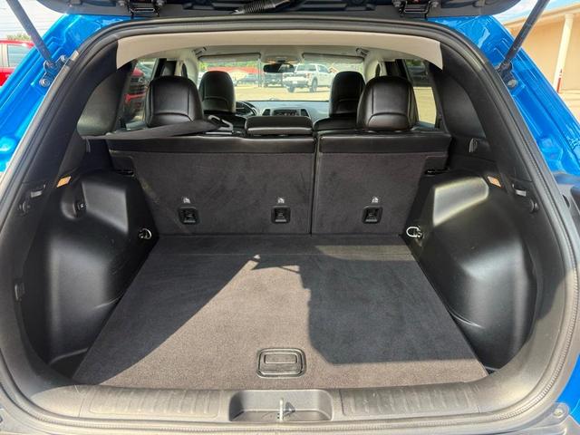Photo of 2020 Hydro Blue Pearlcoat Jeep Cherokee