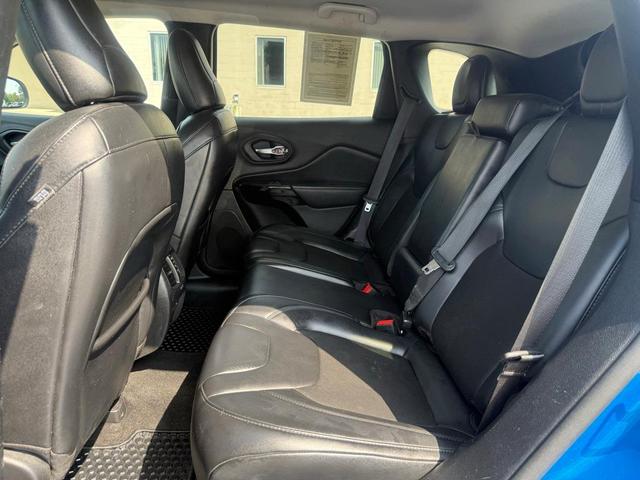 Photo of 2020 Hydro Blue Pearlcoat Jeep Cherokee