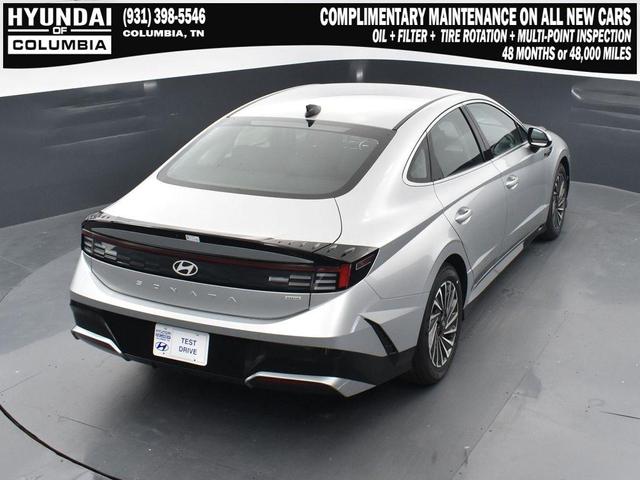 Photo of 2025 Silver Hyundai SONATA Hybrid