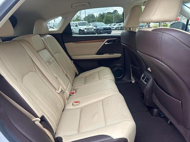 Photo of 2017 Silver Lining Metallic Lexus RX 350