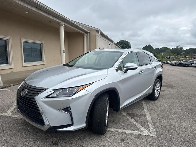 Photo of 2017 Silver Lining Metallic Lexus RX 350