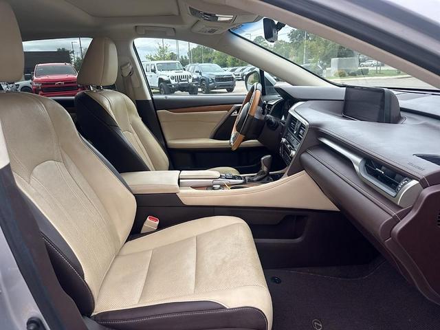 Photo of 2017 Silver Lining Metallic Lexus RX 350