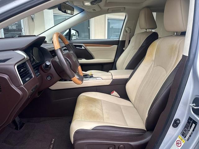 Photo of 2017 Silver Lining Metallic Lexus RX 350