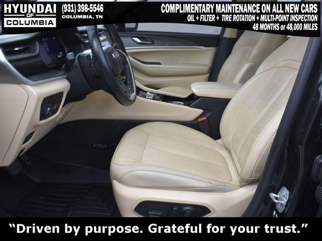 Photo of 2022 Rocky Mountain Pearlcoat Jeep Grand Cherokee L