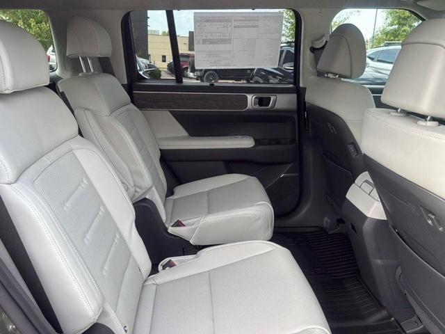 Photo of 2026 Green Hyundai SANTA FE HEV
