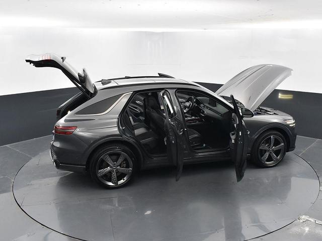 Photo of 2022 Himalayan Gray Genesis GV70
