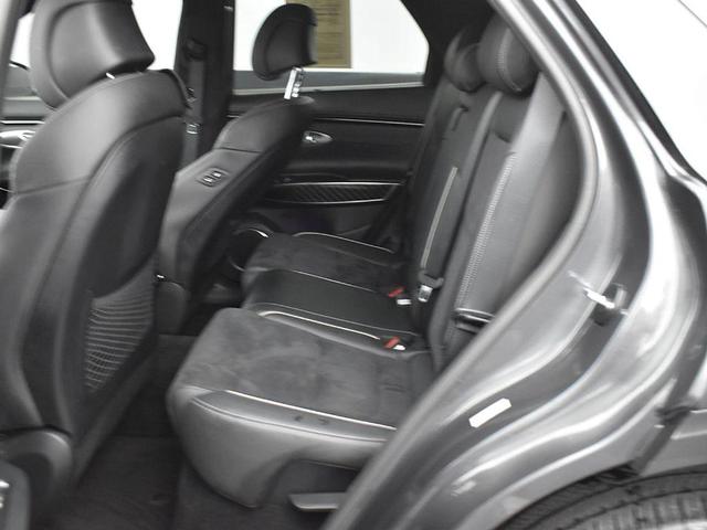Photo of 2022 Himalayan Gray Genesis GV70