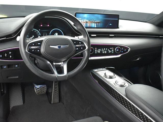 Photo of 2022 Himalayan Gray Genesis GV70