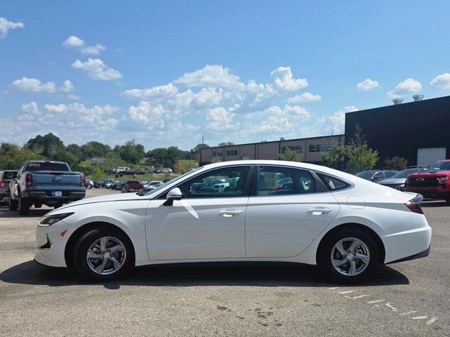 Photo of 2023 White Hyundai SONATA