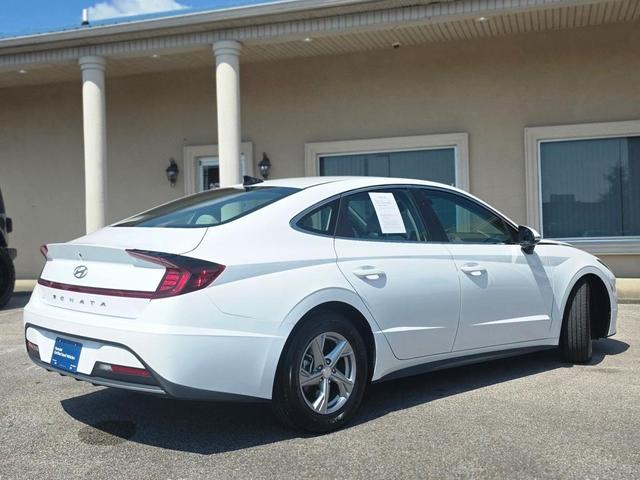 Photo of 2023 White Hyundai SONATA