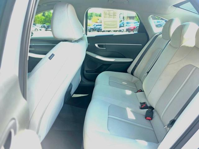 Photo of 2023 White Hyundai SONATA