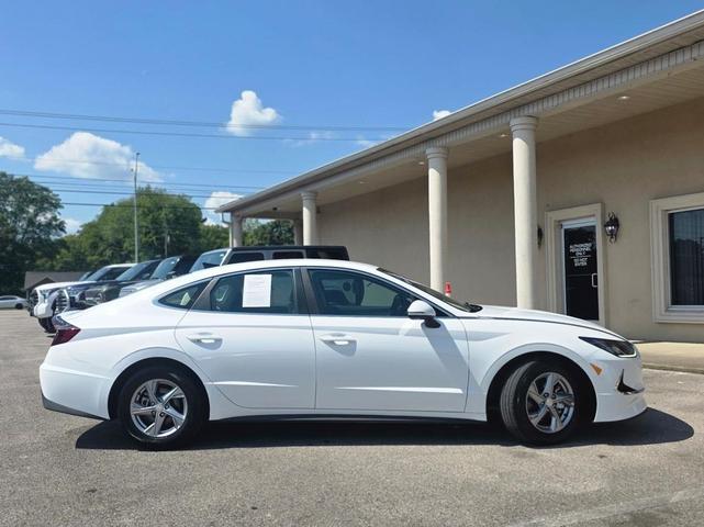 Photo of 2023 White Hyundai SONATA