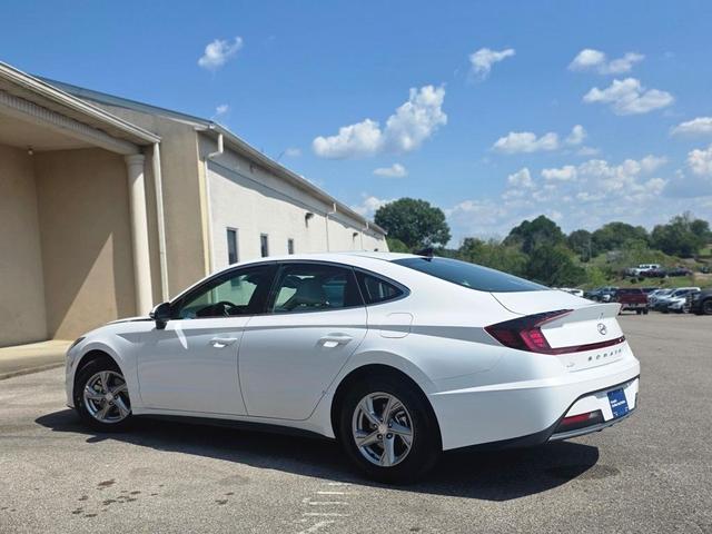 Photo of 2023 White Hyundai SONATA