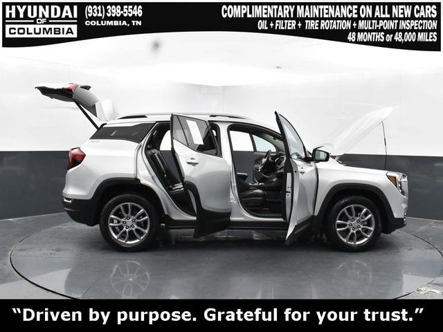 Photo of 2022 Quicksilver Metallic GMC Terrain