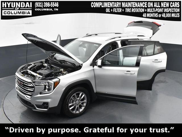 Photo of 2022 Quicksilver Metallic GMC Terrain