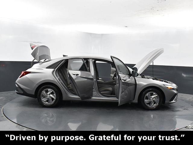Photo of 2024 Metal Hyundai ELANTRA