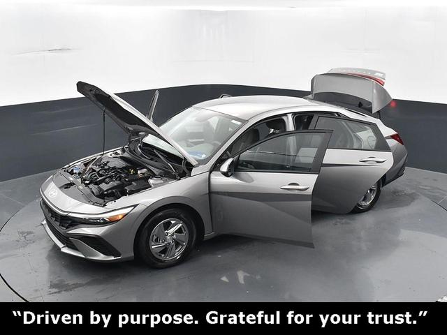 Photo of 2024 Metal Hyundai ELANTRA