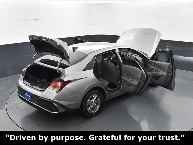 Photo of 2024 Metal Hyundai ELANTRA