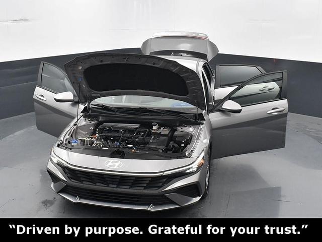 Photo of 2024 Metal Hyundai ELANTRA