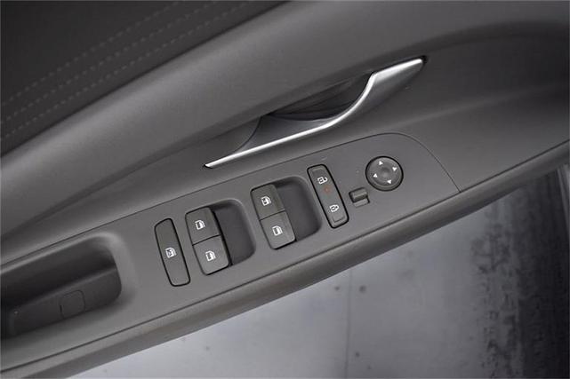 Photo of 2024 Metal Hyundai ELANTRA