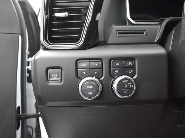 Photo of 2024 Summit White GMC Sierra 2500