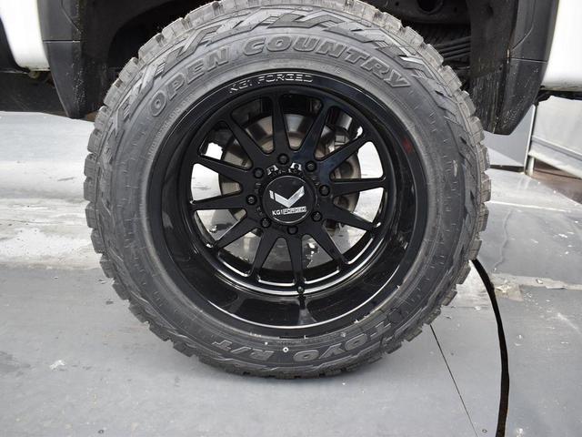 Photo of 2024 Summit White GMC Sierra 2500