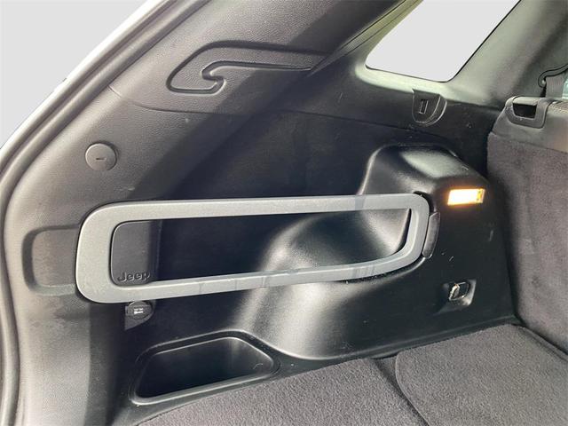 Photo of 2018 Billet Silver Metallic Clearcoat Jeep Cherokee