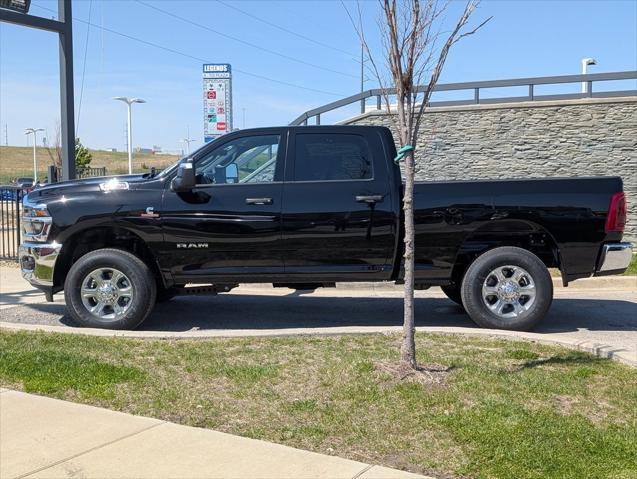 Photo of 2025 Diamond Black Crystal Pearlcoat RAM 2500