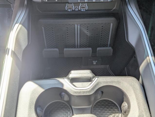 Photo of 2025 Diamond Black Crystal Pearlcoat RAM 2500