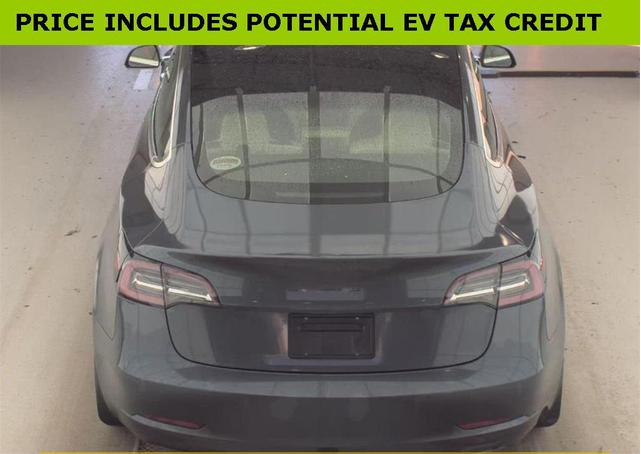 Photo of 2018 Midnight Silver Metallic Tesla Model 3