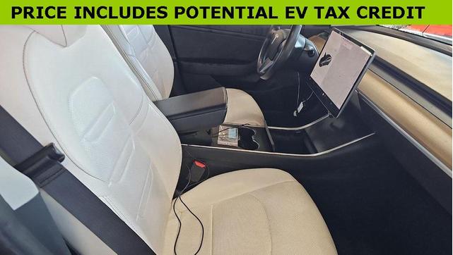 Photo of 2018 Midnight Silver Metallic Tesla Model 3