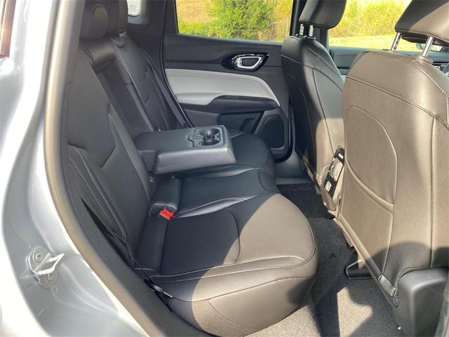 Photo of 2025 Silver Zynith Metallic Clearcoat Jeep Compass
