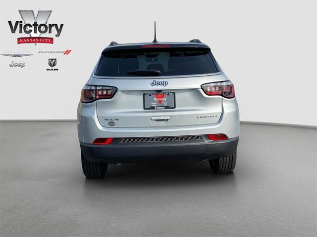 Photo of 2025 Silver Zynith Metallic Clearcoat Jeep Compass