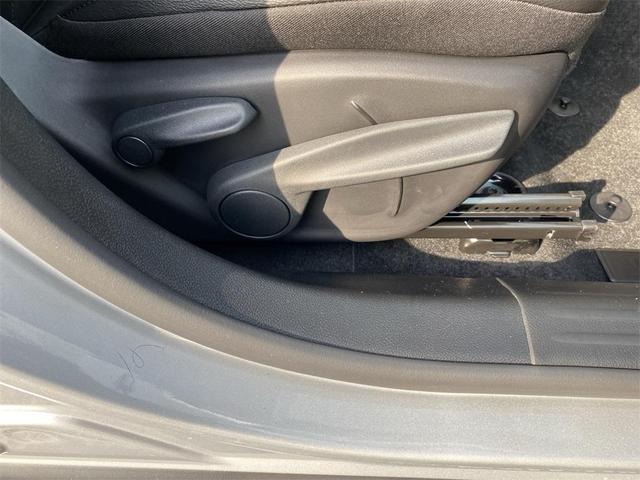 Photo of 2025 Silver Zynith Metallic Clearcoat Jeep Compass