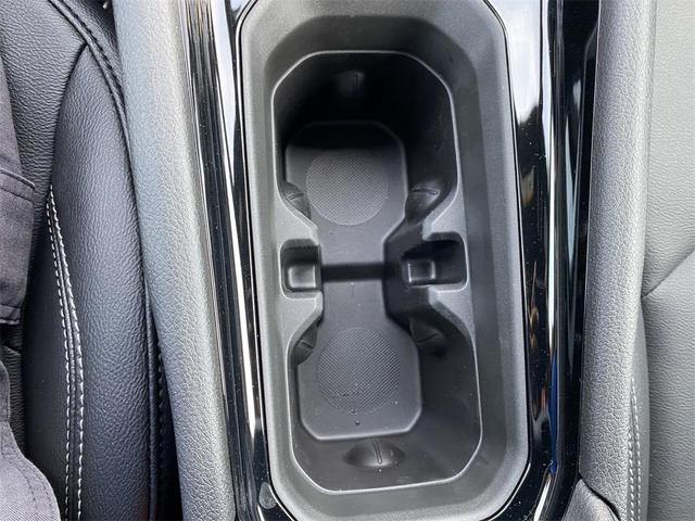 Photo of 2025 Silver Zynith Metallic Clearcoat Jeep Compass