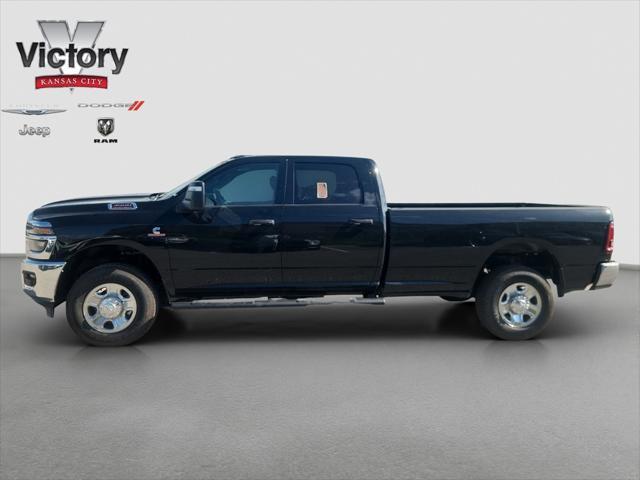 Photo of 2025 Diamond Black Crystal Pearlcoat RAM 3500
