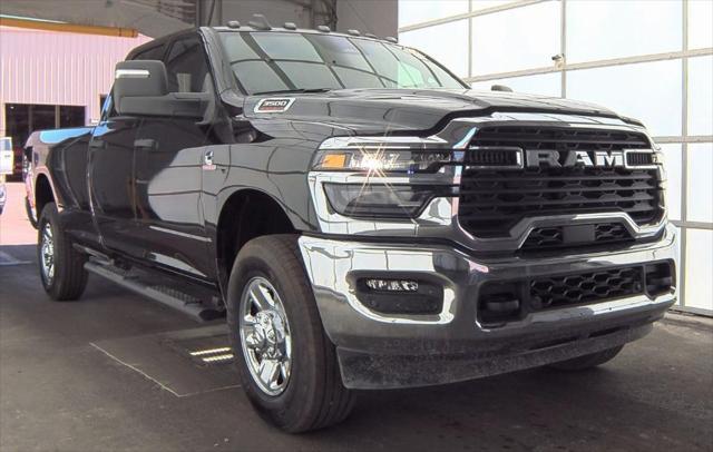Photo of 2025 Diamond Black Crystal Pearlcoat RAM 3500