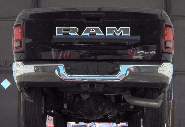Photo of 2025 Diamond Black Crystal Pearlcoat RAM 3500
