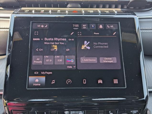 Photo of 2025 Diamond Black Crystal Pearlcoat Jeep Grand Cherokee L