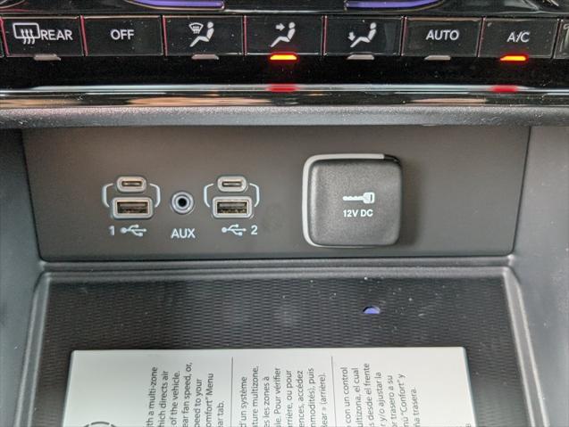 Photo of 2025 Diamond Black Crystal Pearlcoat Jeep Grand Cherokee L