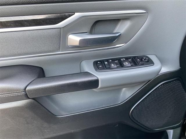 Photo of 2021 Diamond Black Crystal Pearlcoat RAM 1500