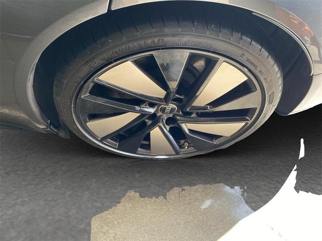 Photo of 2022 Daytona Gray Pearl Effect Audi e-tron GT