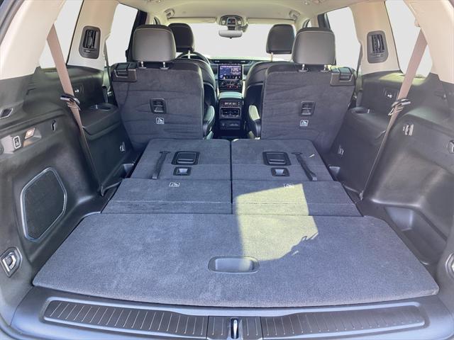 Photo of 2022 Rocky Mountain Pearlcoat Jeep Grand Cherokee L