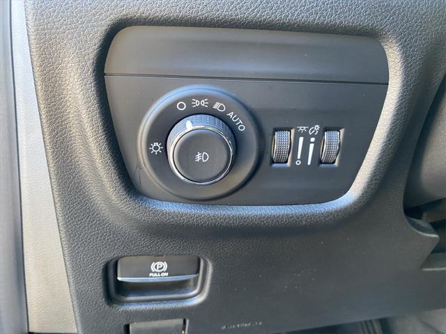 Photo of 2022 Rocky Mountain Pearlcoat Jeep Grand Cherokee L